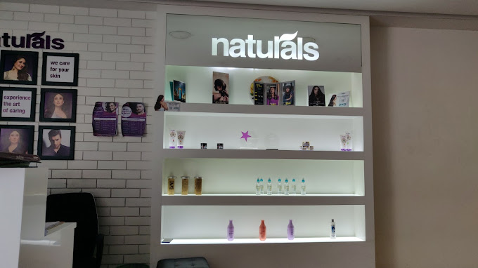 NATURALS SALON
