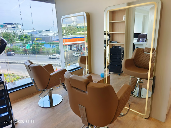 THE ROOTS UNISEX SALON