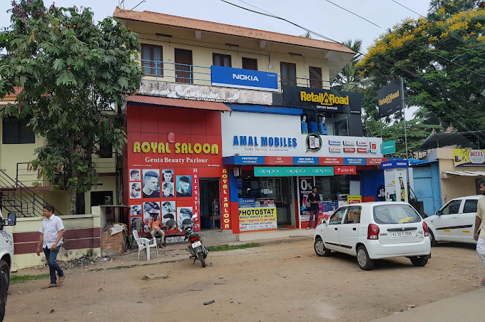 ROYAL SALOON