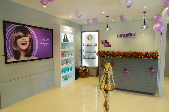 NATURALS SALON