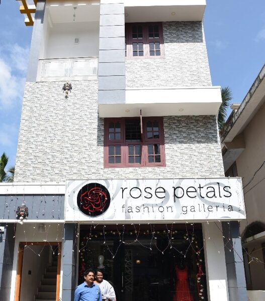 ROSE PETALS FASHION GALLERIA